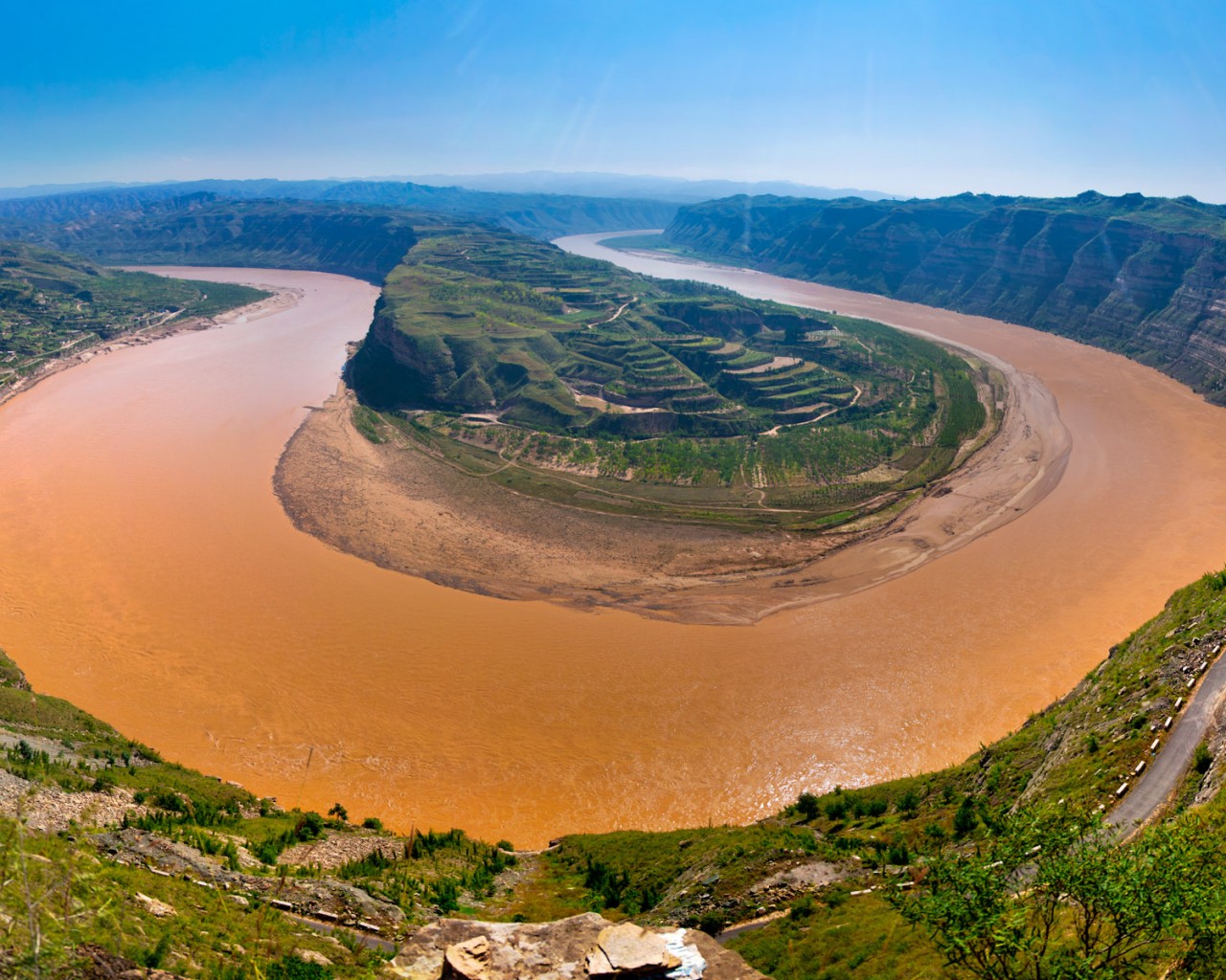 Yellow-River-Yanan-Shaanxi-China-1024x1280